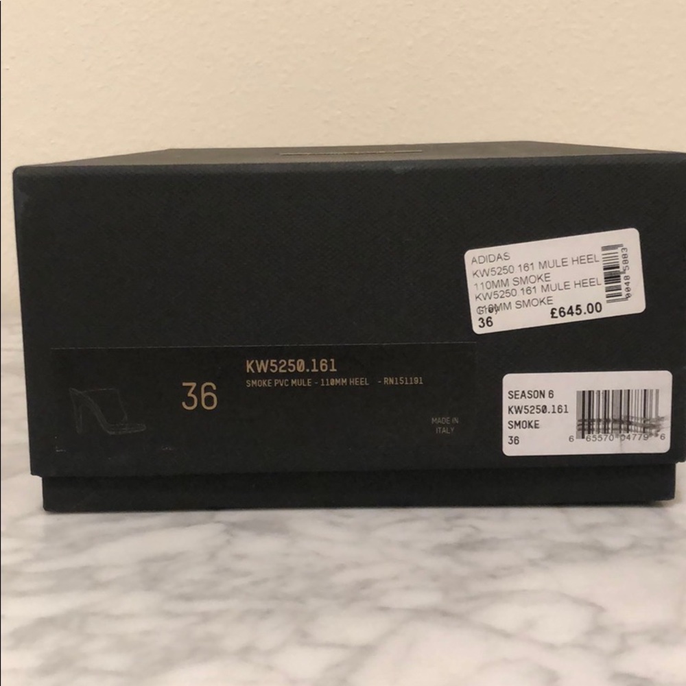 YEEZY
Season 6 PVC Mules
110MMSMOKE
Made in Italy - Picture 8 of 9